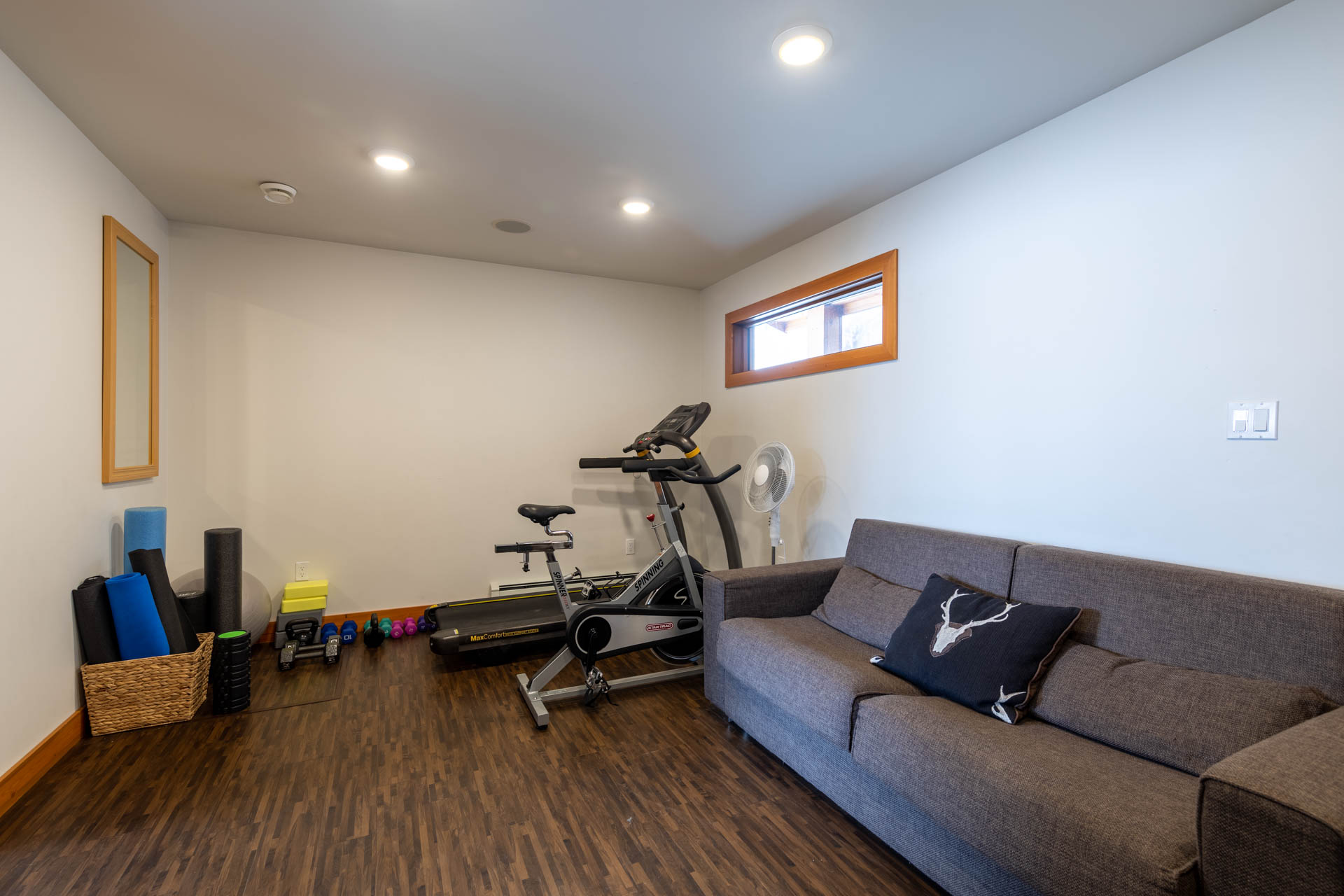Spin bike and Stretch room