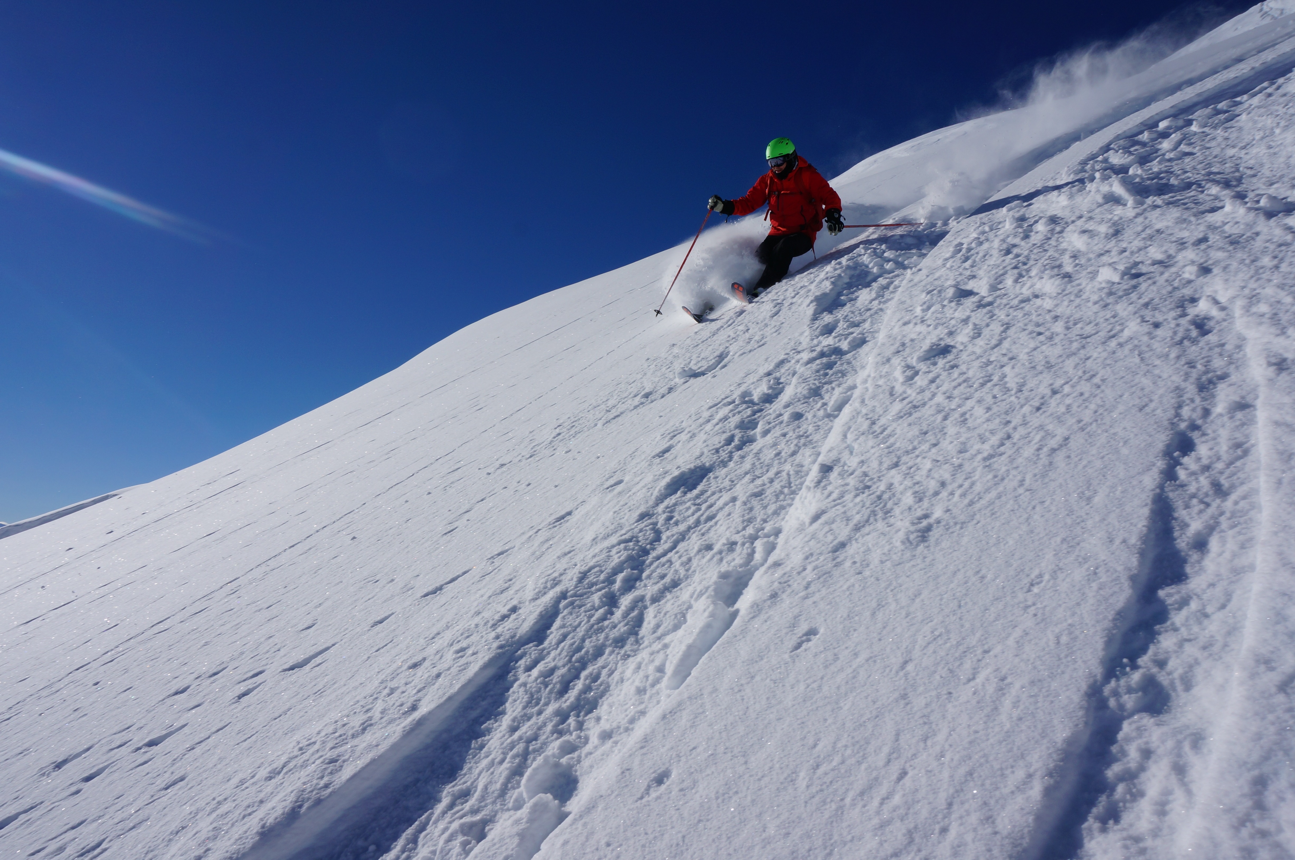 Heli-skiing powder in alpine